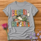 Be Weird Who Cares — Retro Groovy Frog T-Shirt for Women in Sport Grey