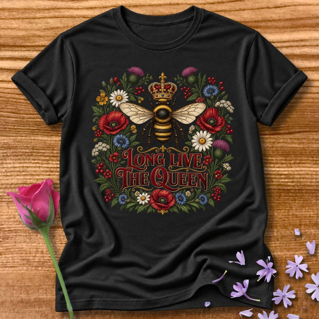Long Live The Queen — Vintage Bee Wreath T-Shirt for Women in Black