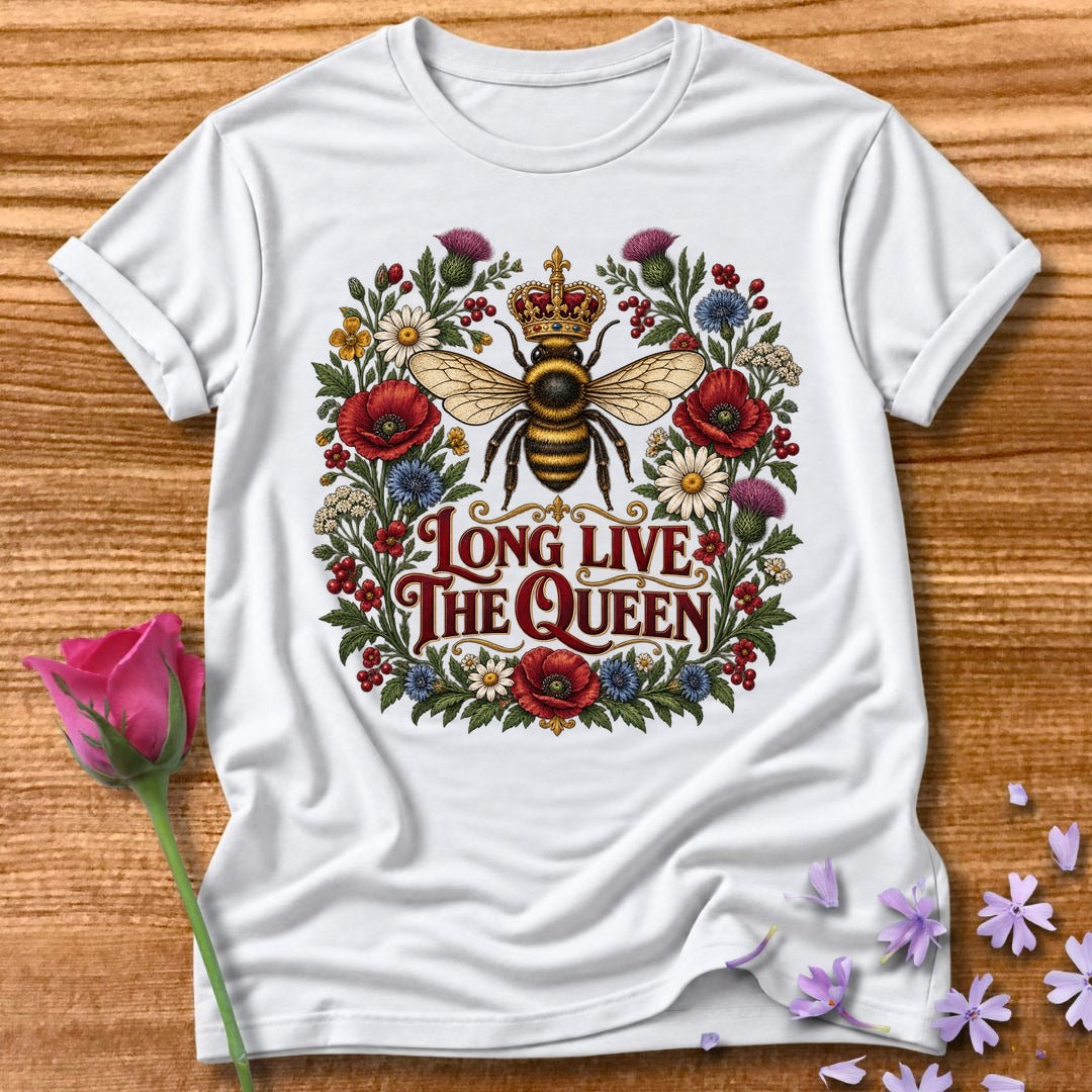 Long Live The Queen — Vintage Bee Wreath T-Shirt for Women in White